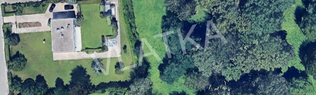 CASA DI LUSSO CON PISCINA E AMPIO GIARDINO – MLINOVI