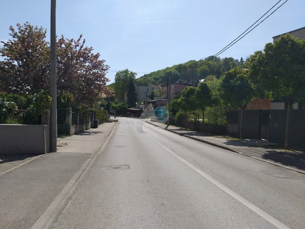 CASA DI LUSSO CON PISCINA E AMPIO GIARDINO – MLINOVI