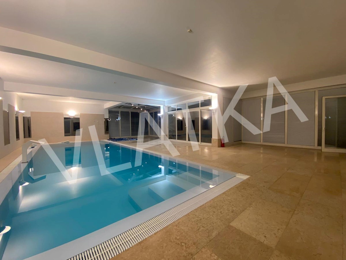 CASA DI LUSSO CON PISCINA E AMPIO GIARDINO – MLINOVI