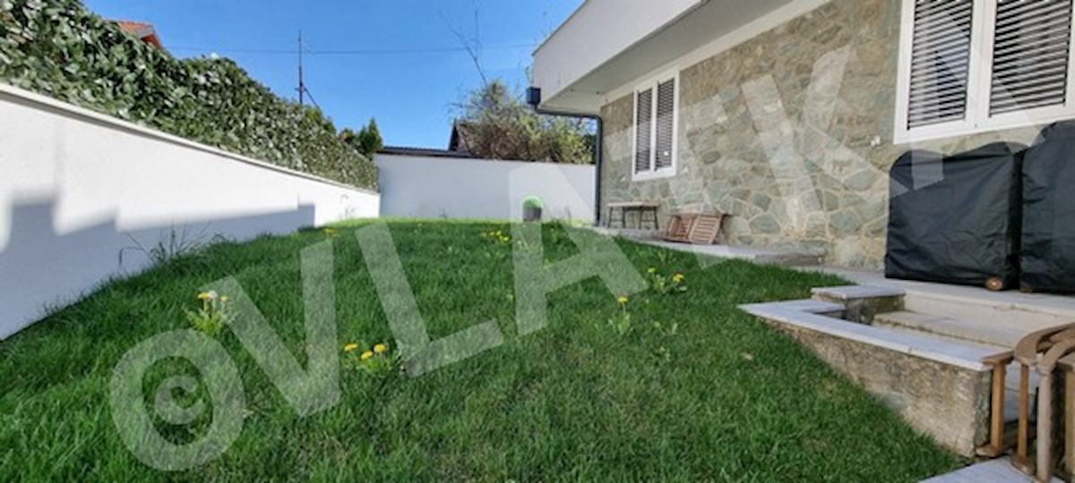 CASA UNIFAMILIARE NELLA NATURA CON GIARDINO E GARAGE
