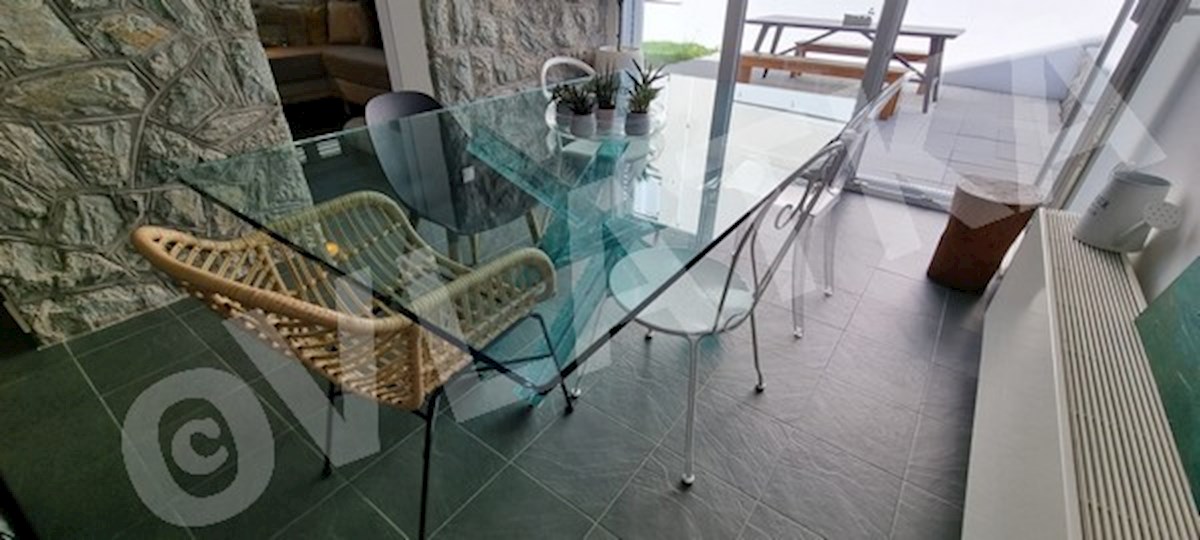 CASA UNIFAMILIARE NELLA NATURA CON GIARDINO E GARAGE