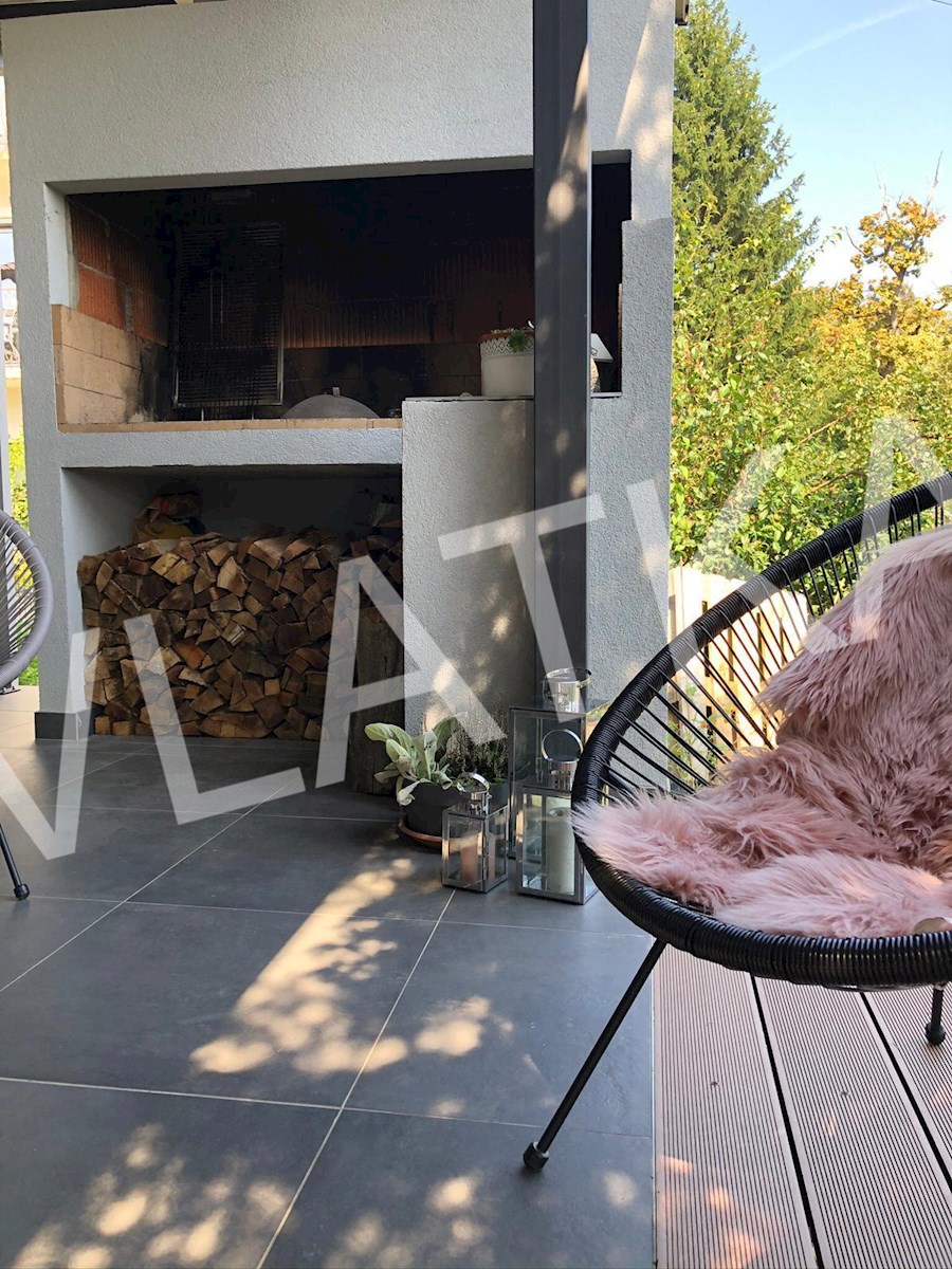 CASA MODERNA DI 5 LOCALI A TUŠKANAC