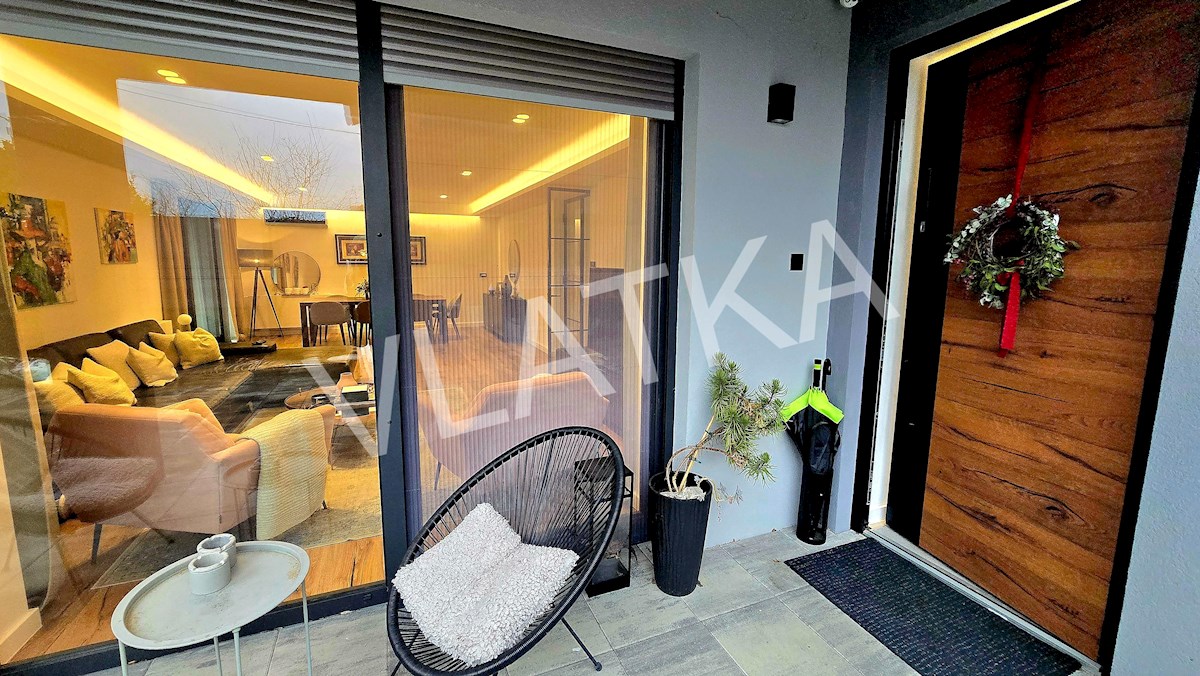 CASA MODERNA DI 5 LOCALI A TUŠKANAC