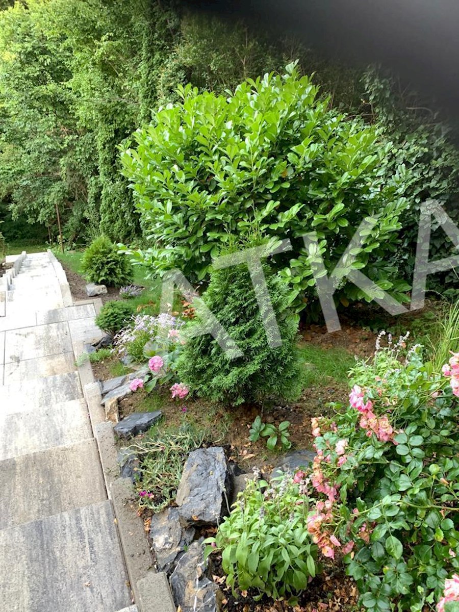 CASA MODERNA DI 5 LOCALI A TUŠKANAC