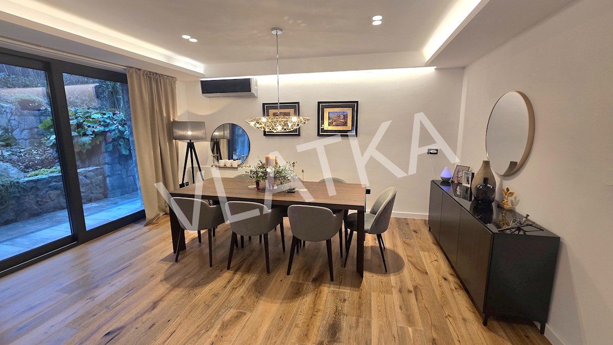 CASA MODERNA DI 5 LOCALI A TUŠKANAC