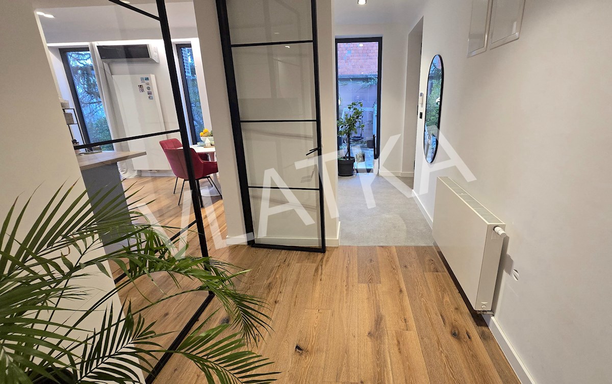 CASA MODERNA DI 5 LOCALI A TUŠKANAC