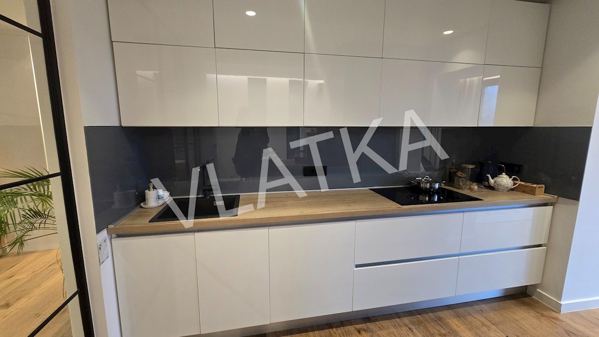 CASA MODERNA DI 5 LOCALI A TUŠKANAC