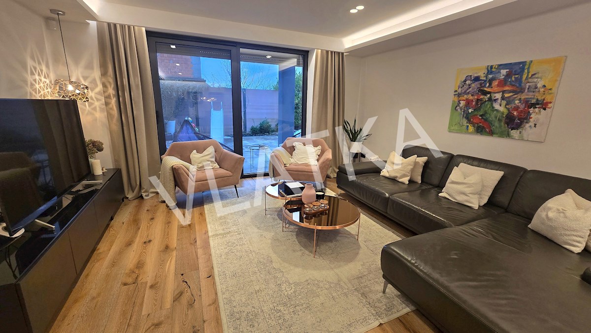 CASA MODERNA DI 5 LOCALI A TUŠKANAC