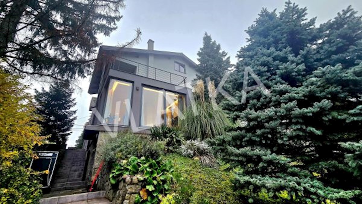 CASA MODERNA DI 5 LOCALI A TUŠKANAC