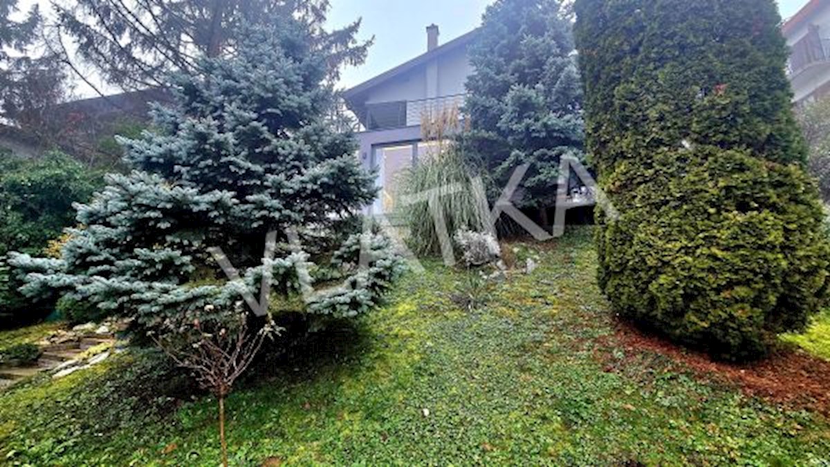 CASA MODERNA DI 5 LOCALI A TUŠKANAC