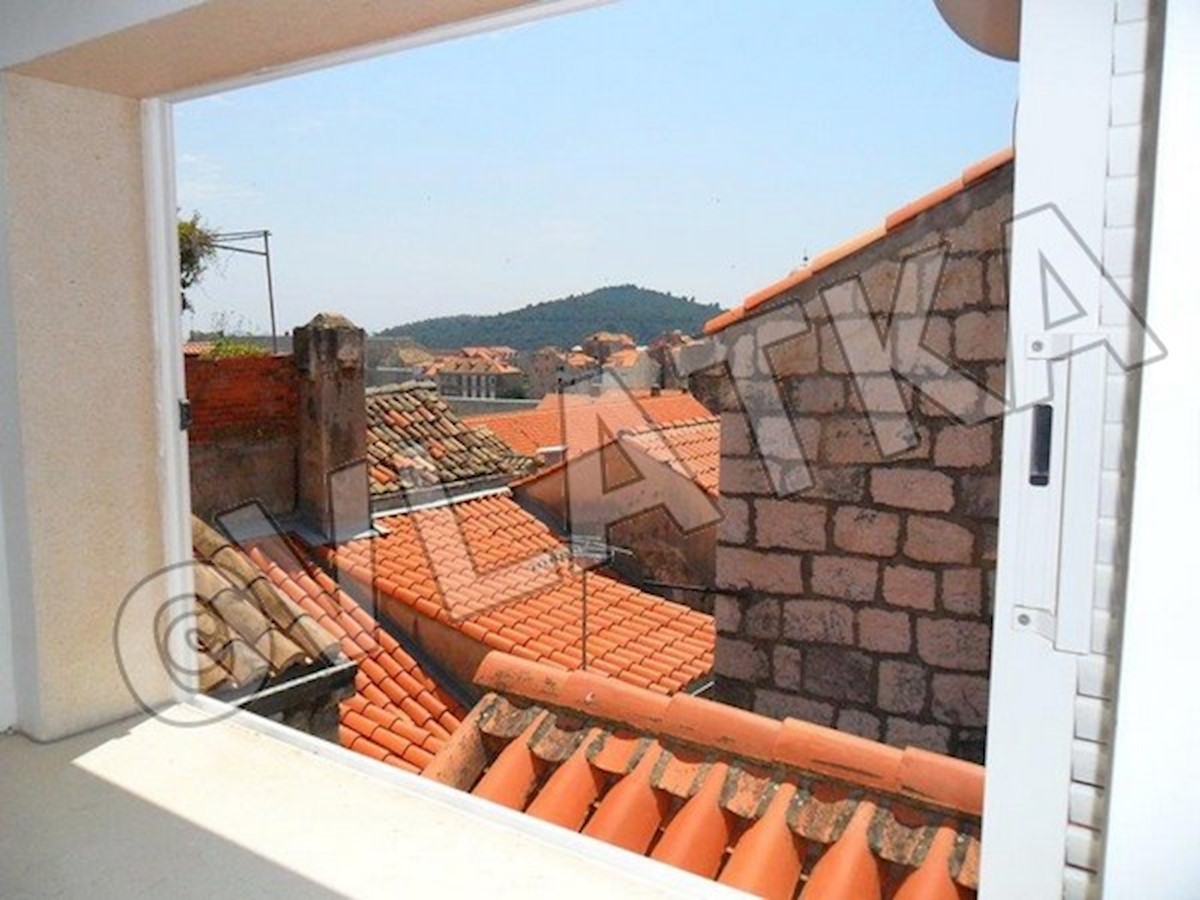 CASA ELITE 209 m2 NEL CENTRO DI DUBROVNIK, 23 M DAL PARCHEGGIO