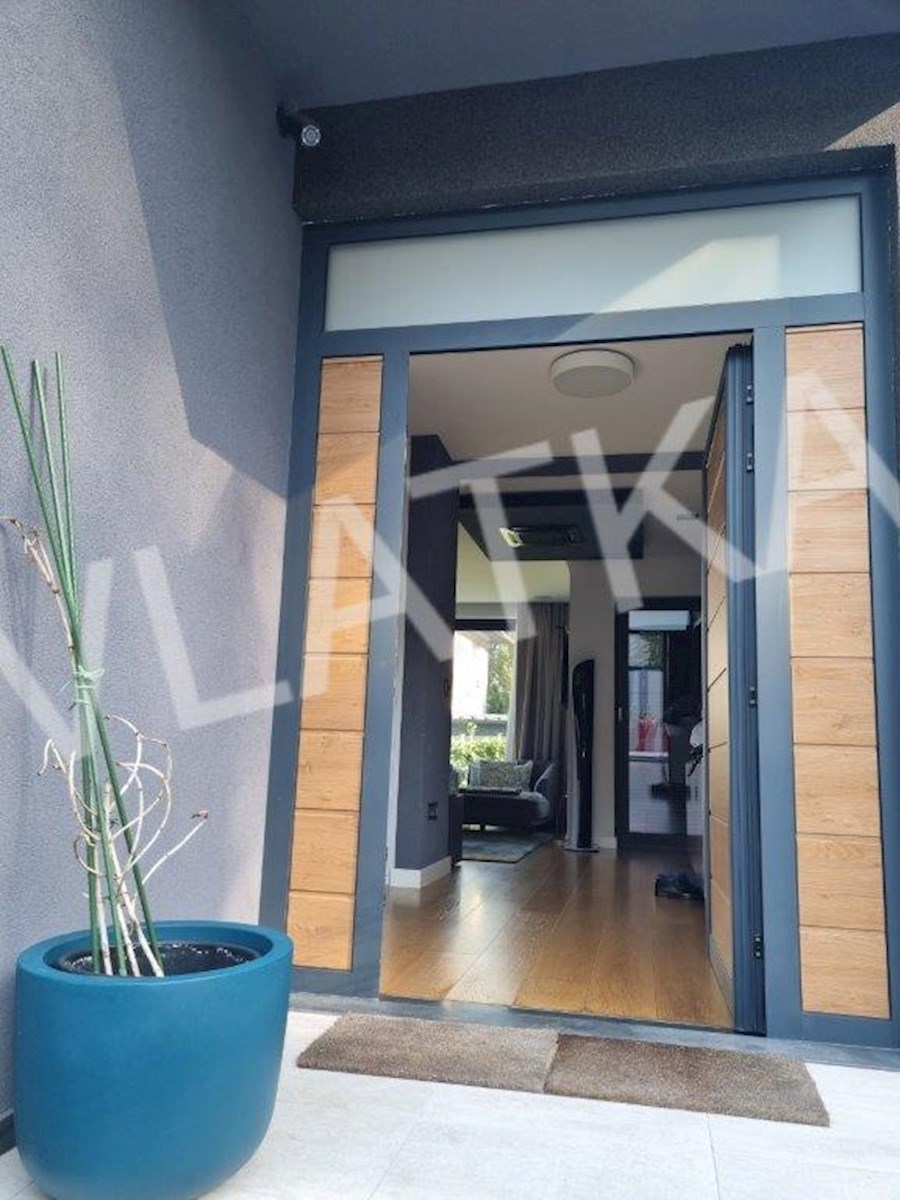 VILLA DI LUSSO MLINOVI CON 5 POSTI AUTO