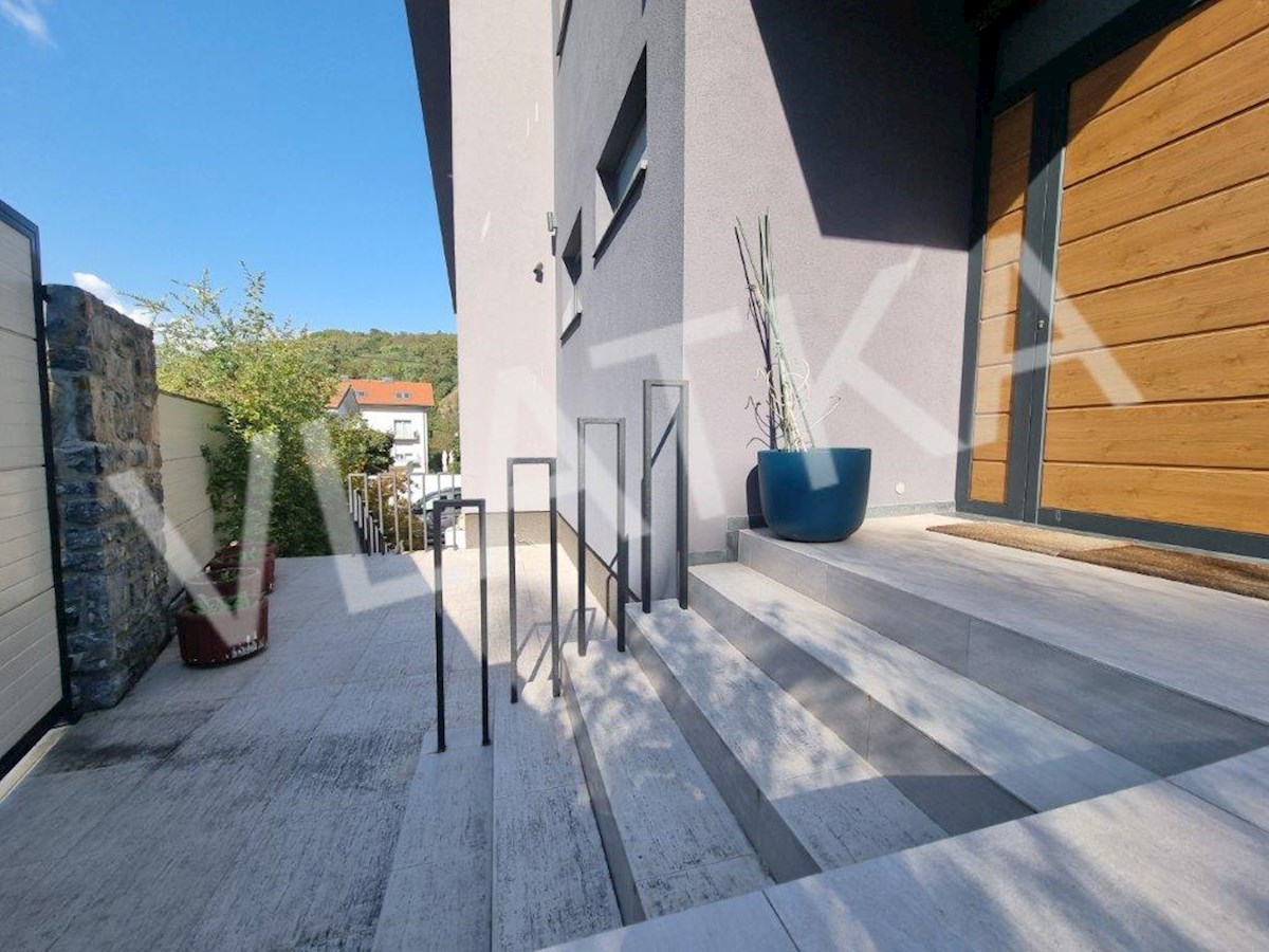 VILLA DI LUSSO MLINOVI CON 5 POSTI AUTO