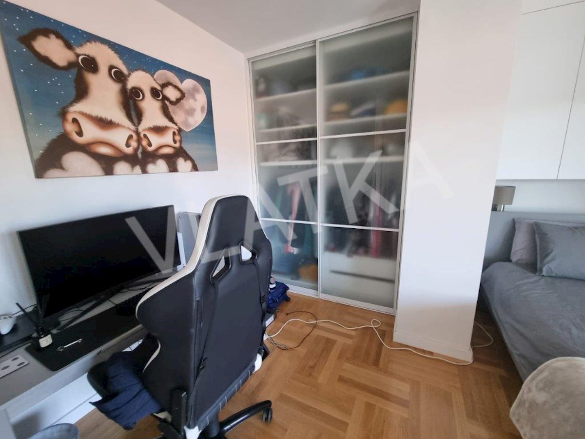 CASA MODERNA CON 9 CAMERE  A MLINOVI