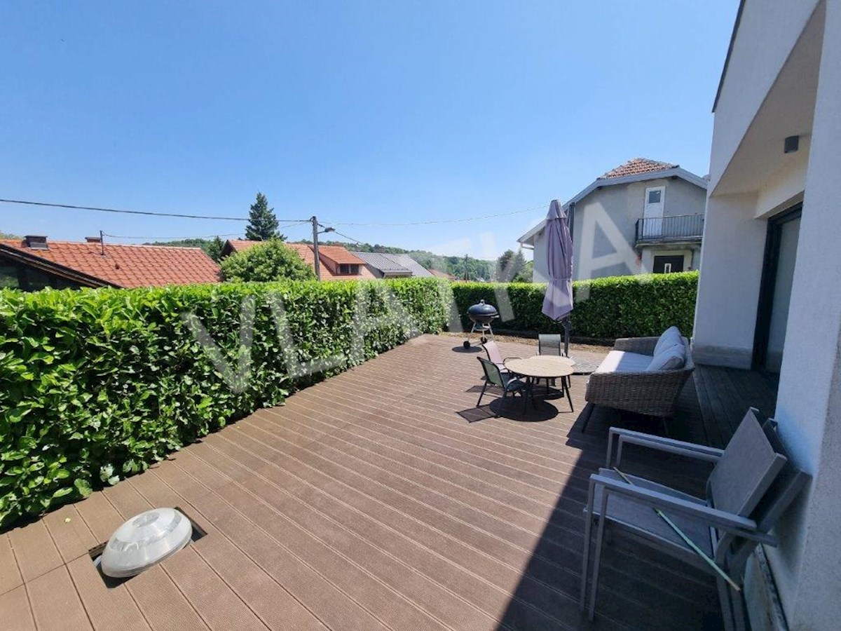 CASA MODERNA CON 9 CAMERE  A MLINOVI