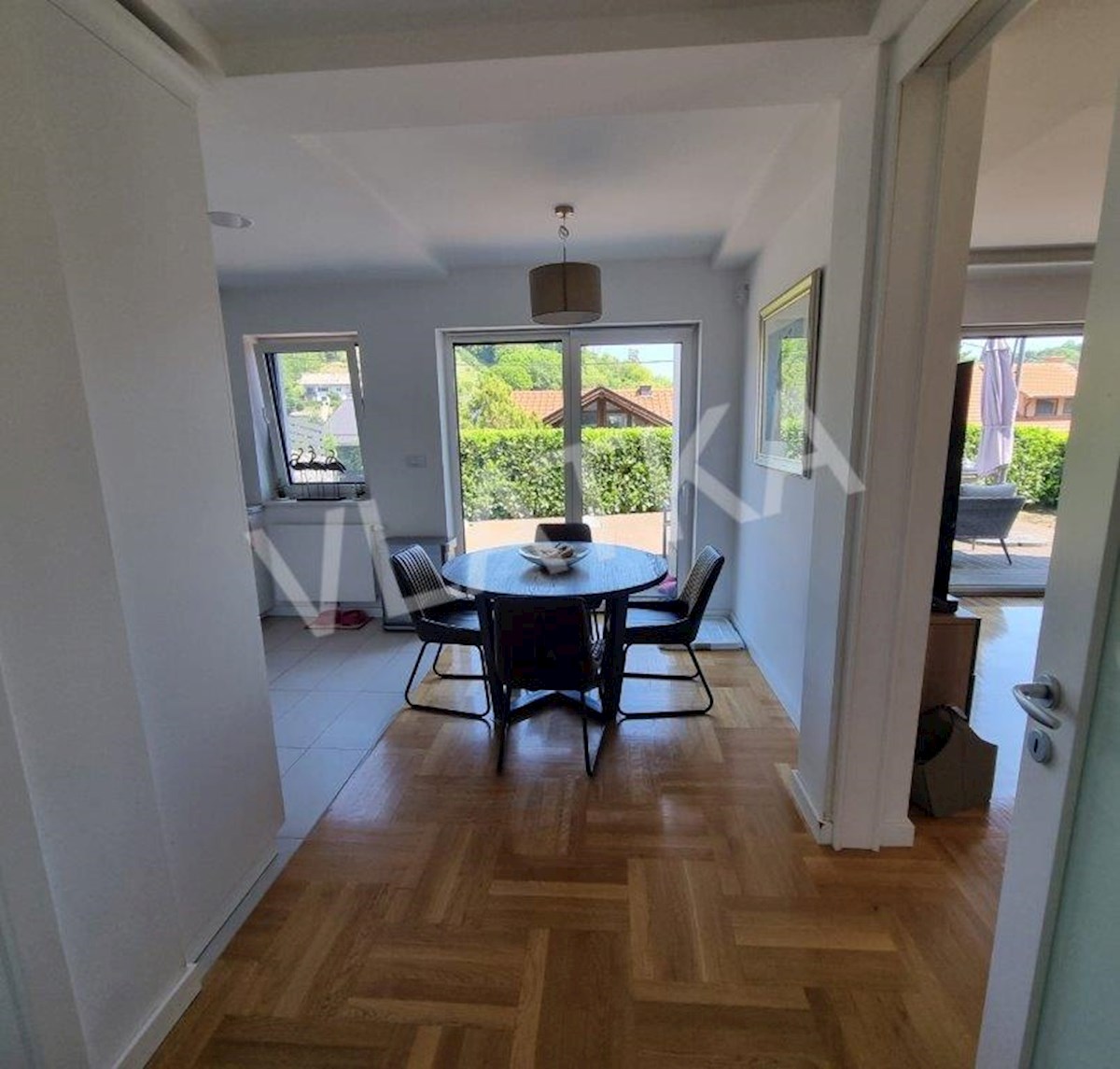 CASA MODERNA CON 9 CAMERE  A MLINOVI