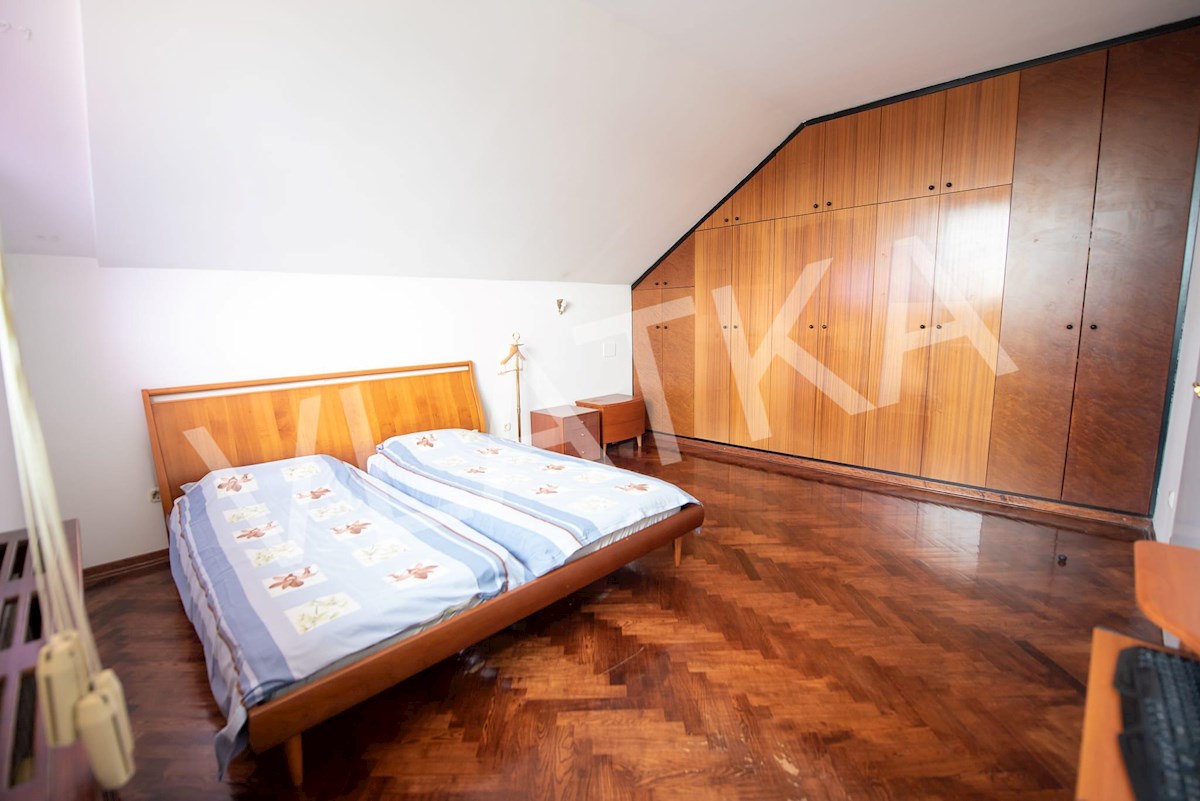 ATTICO CON 4 CAMERE IN UNA POSIZIONE FENOMENALE VICINO AL PARCO MAKSIMIR