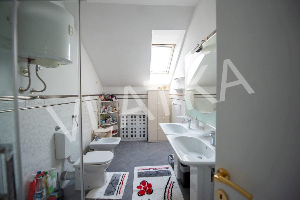 ATTICO CON 4 CAMERE IN UNA POSIZIONE FENOMENALE VICINO AL PARCO MAKSIMIR