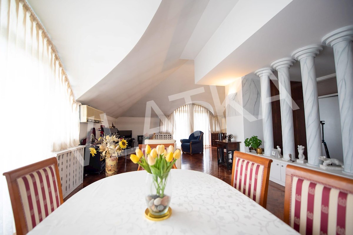 ATTICO CON 4 CAMERE IN UNA POSIZIONE FENOMENALE VICINO AL PARCO MAKSIMIR