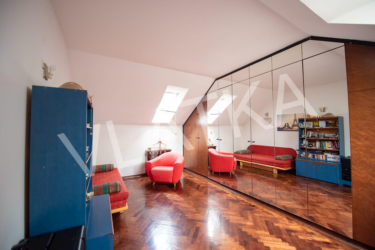 ATTICO CON 4 CAMERE IN UNA POSIZIONE FENOMENALE VICINO AL PARCO MAKSIMIR