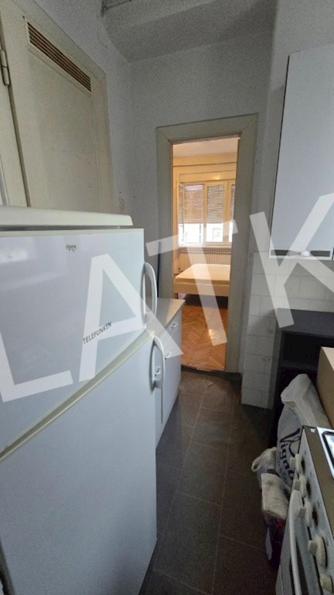 APPARTAMENTO CON 2 CAMERE AL 1° PIANO CON BALCONE E PARCHEGGIO A KNEŽIJA