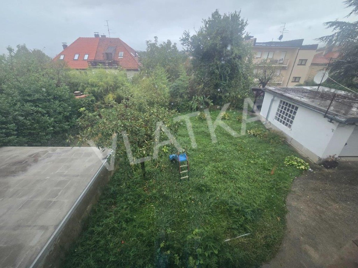 CASA UNIFAMILIARE CON GIARDINO E GARAGE A PANTOVČAK