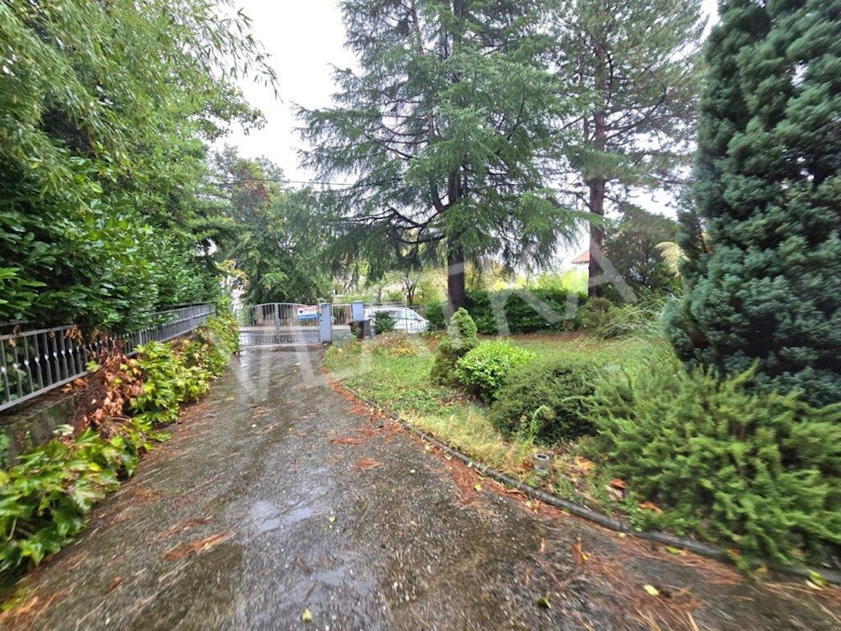 CASA UNIFAMILIARE CON GIARDINO E GARAGE A PANTOVČAK