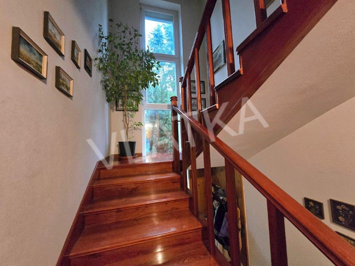 CASA UNIFAMILIARE CON GIARDINO E GARAGE A PANTOVČAK
