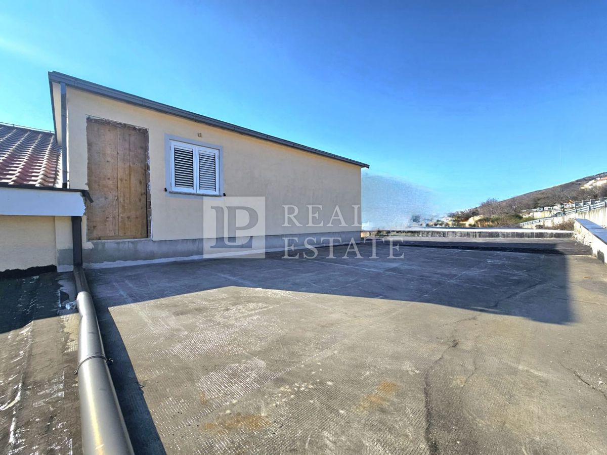 CRIKVENICA - appartamento con ampia terrazza