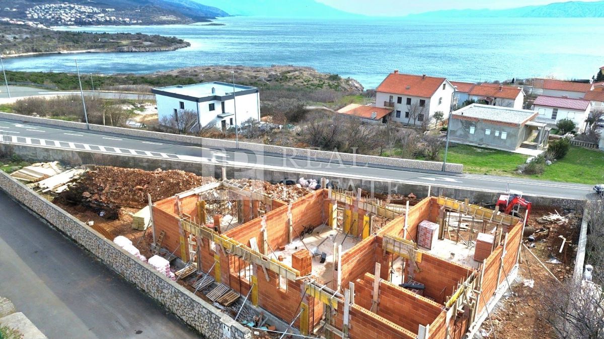 POVILE - appartamento al piano terra in un nuovo edificio con giardino privato