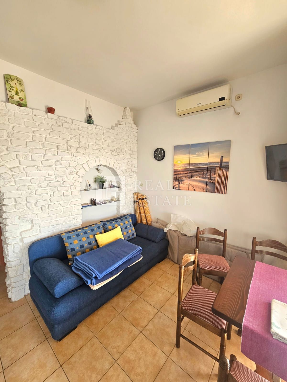 KLENOVICA - casa con appartamenti a 200 metri dal mare