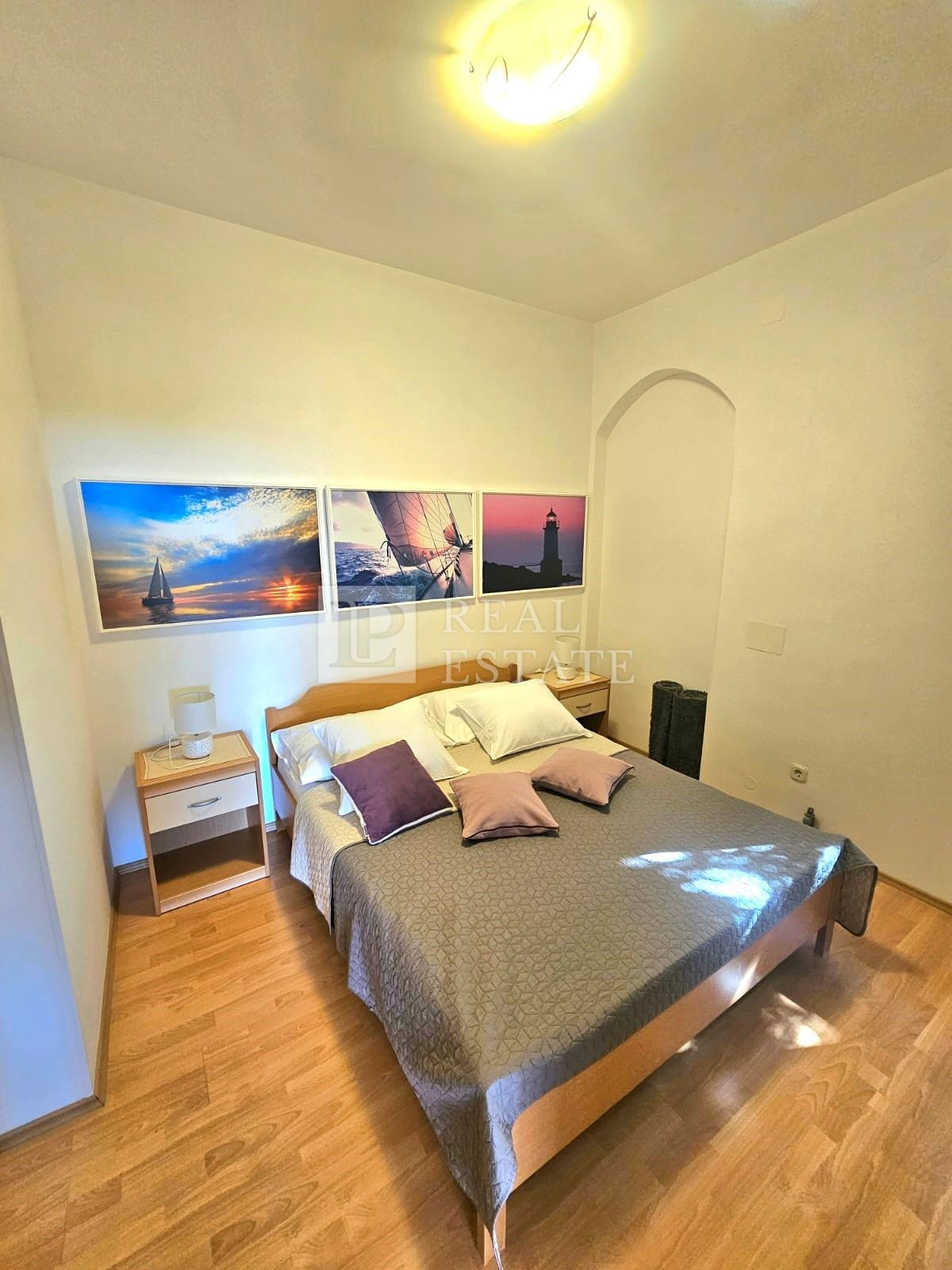 KLENOVICA - casa con appartamenti a 200 metri dal mare