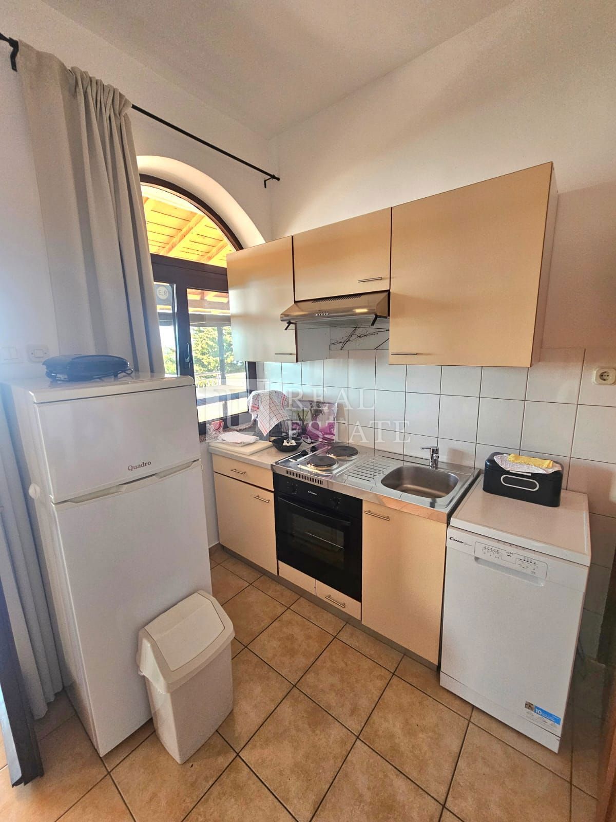 KLENOVICA - casa con appartamenti a 200 metri dal mare