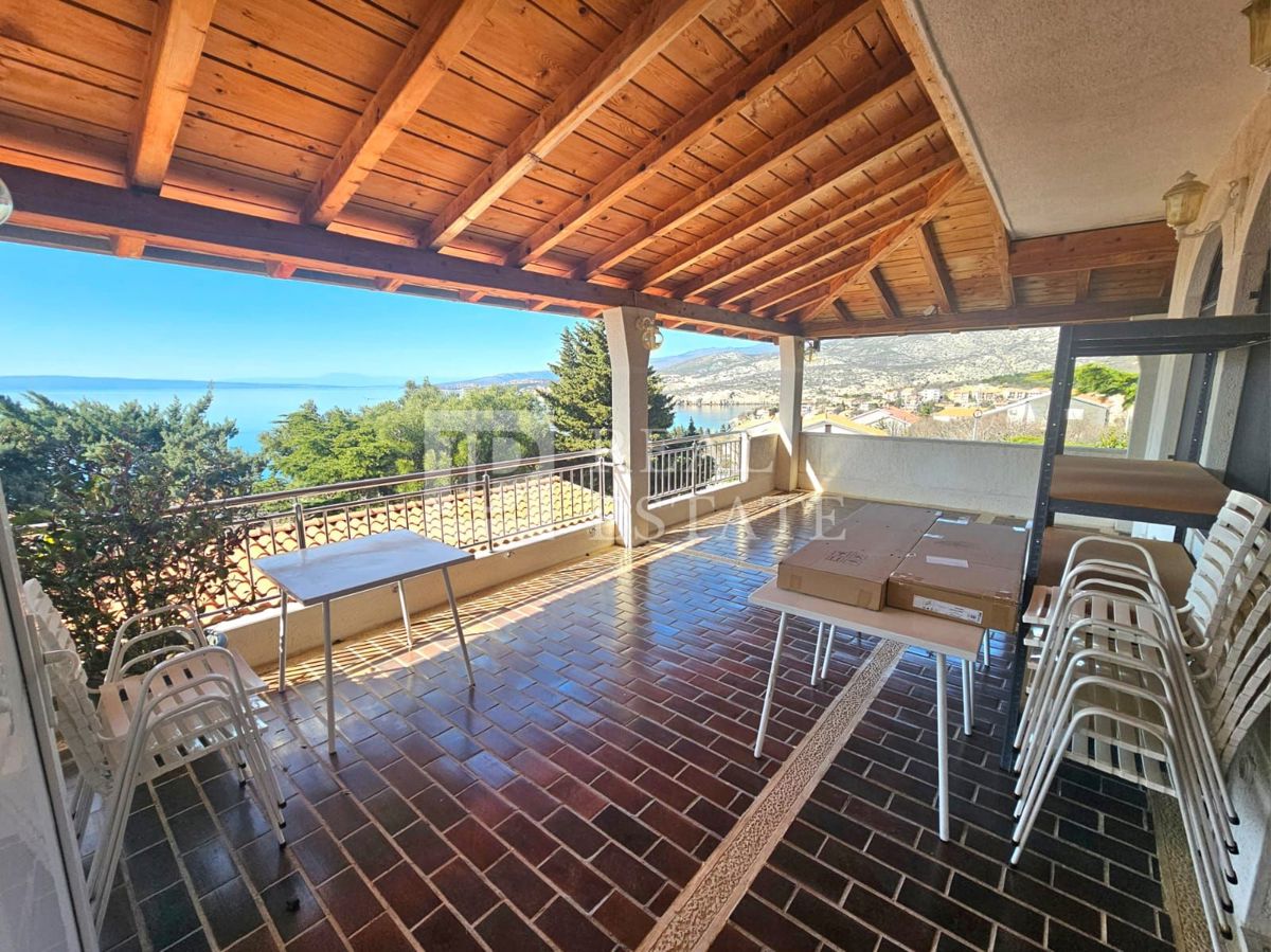 KLENOVICA - casa con appartamenti a 200 metri dal mare