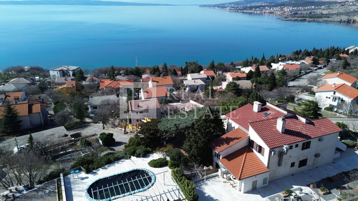 KLENOVICA - casa con appartamenti a 200 metri dal mare