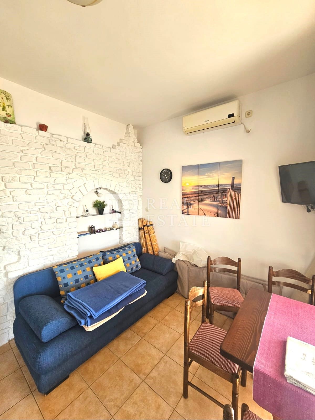 KLENOVICA - casa con appartamenti a 200 metri dal mare