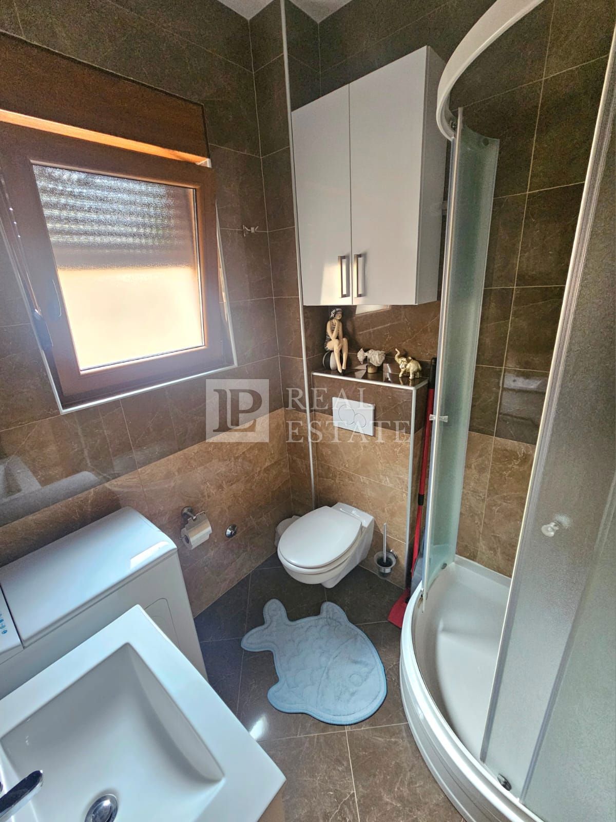 CRIKVENICA - VENDITA ESCLUSIVA - grazioso appartamento con terrazza e parcheggio privato