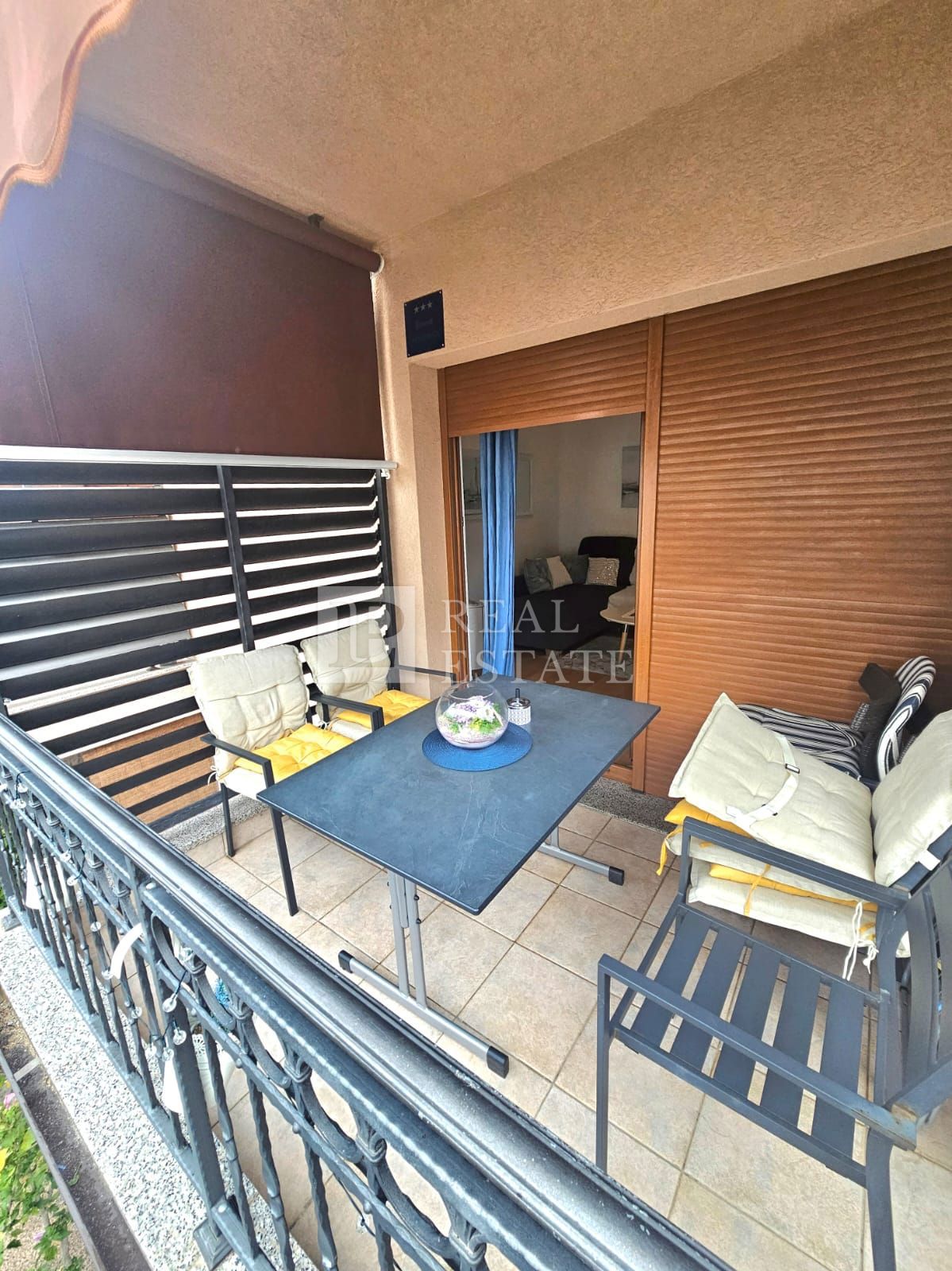 CRIKVENICA - VENDITA ESCLUSIVA - grazioso appartamento con terrazza e parcheggio privato