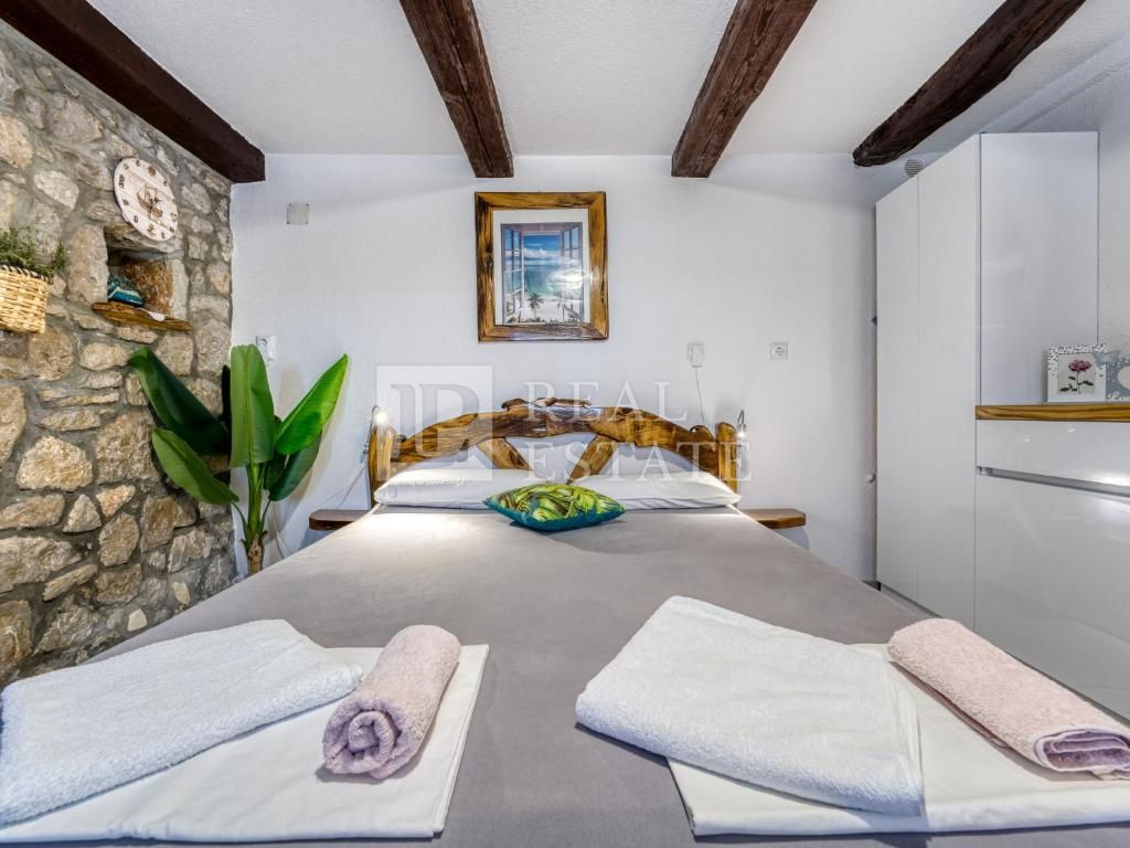 CRIKVENICA - splendida casa in pietra con vista panoramica sul mare