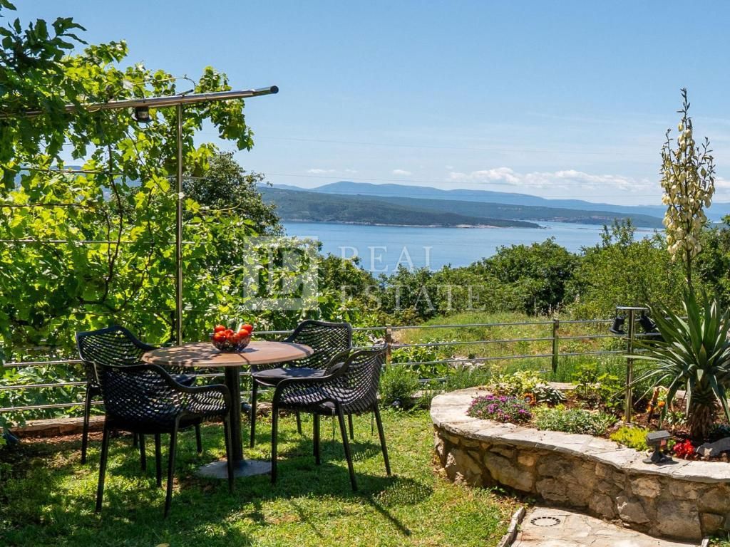 CRIKVENICA - splendida casa in pietra con vista panoramica sul mare