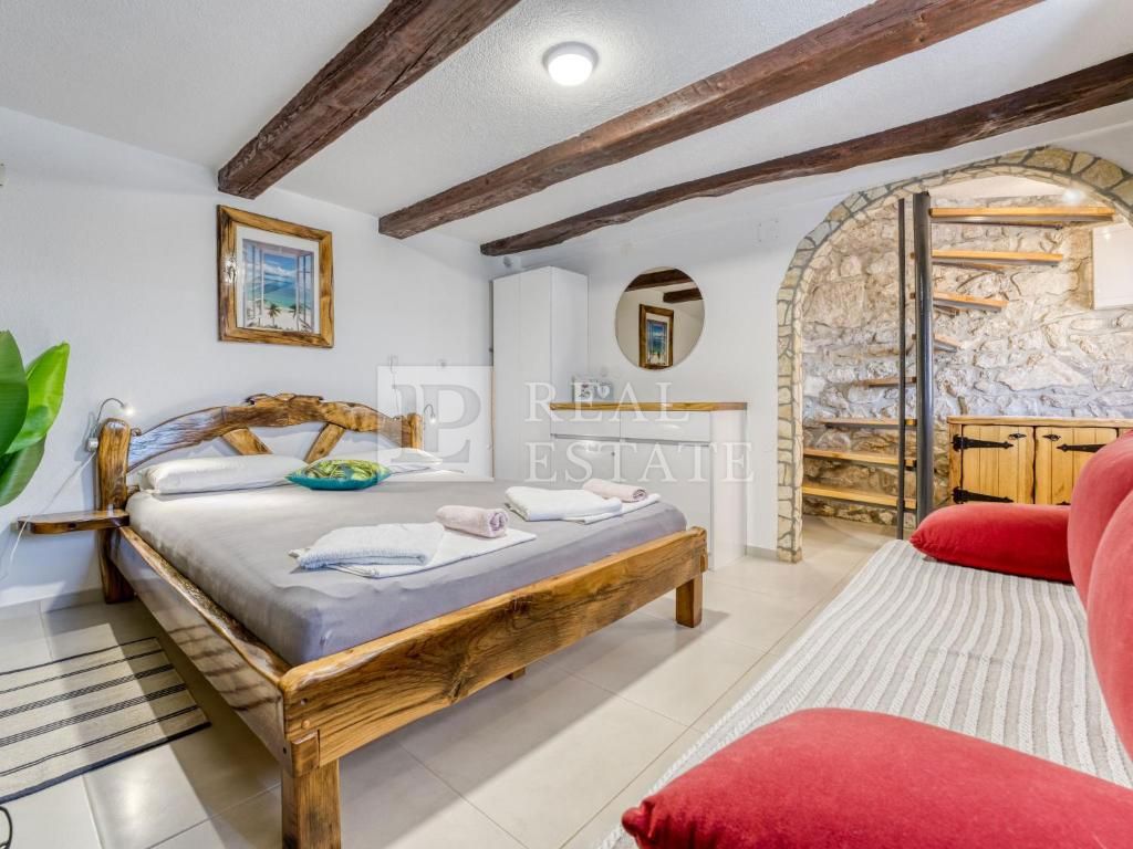 CRIKVENICA - splendida casa in pietra con vista panoramica sul mare