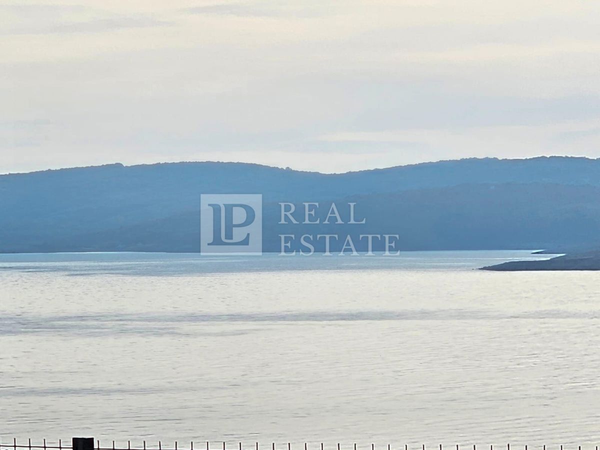 CRIKVENICA - nuovo edificio con vista mare (2 camere da letto + soggiorno)