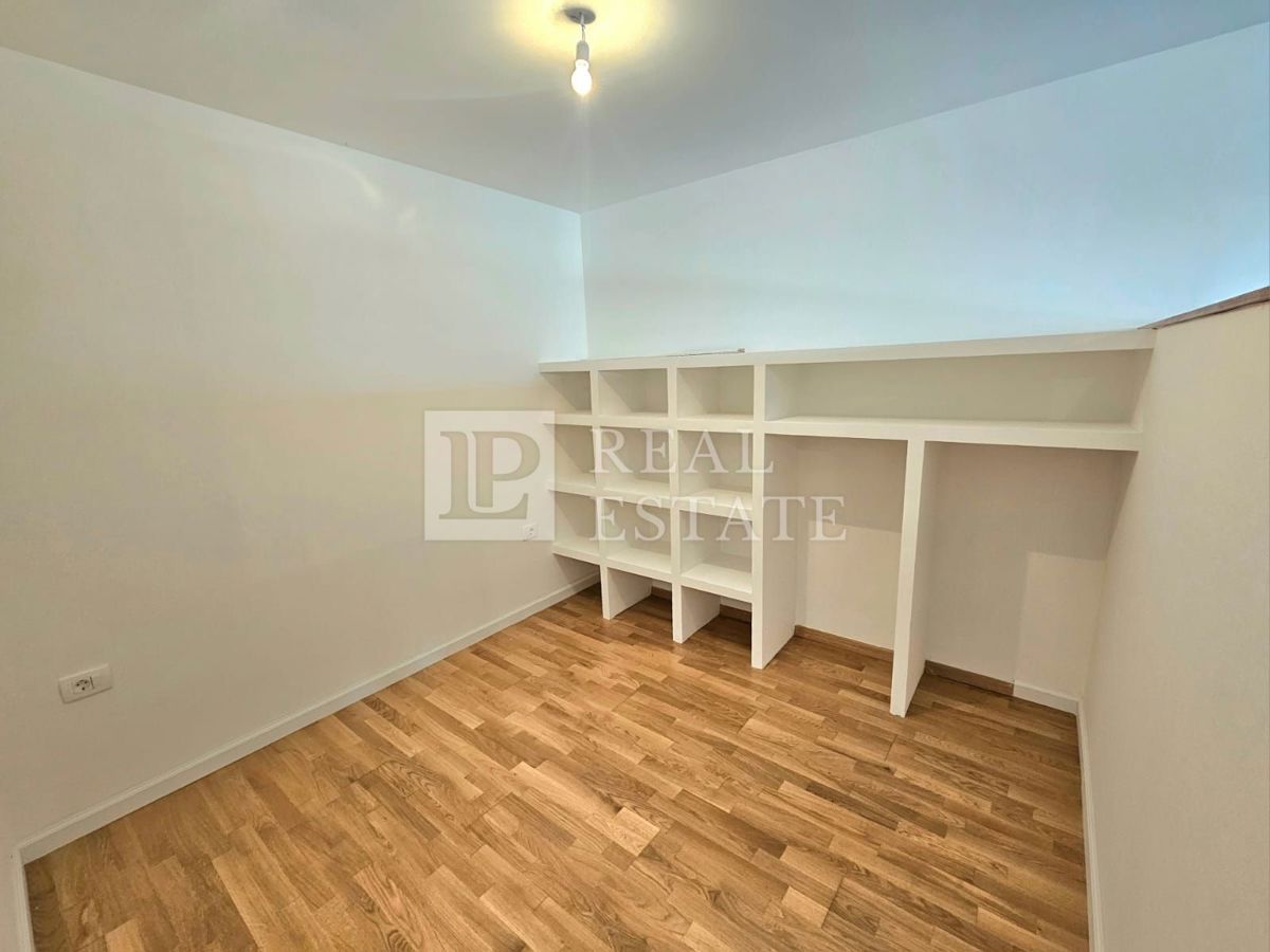 CRIKVENICA - appartamento in un nuovo edificio con terrazza privata di 125 m2