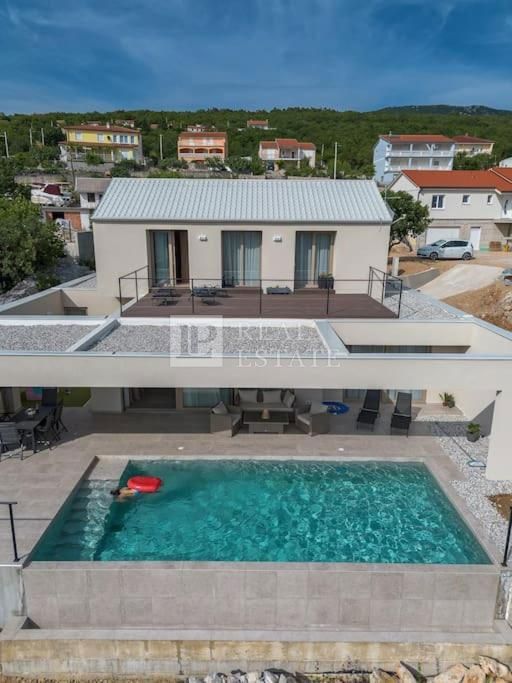 ŠMRIKA - villa moderna con piscina