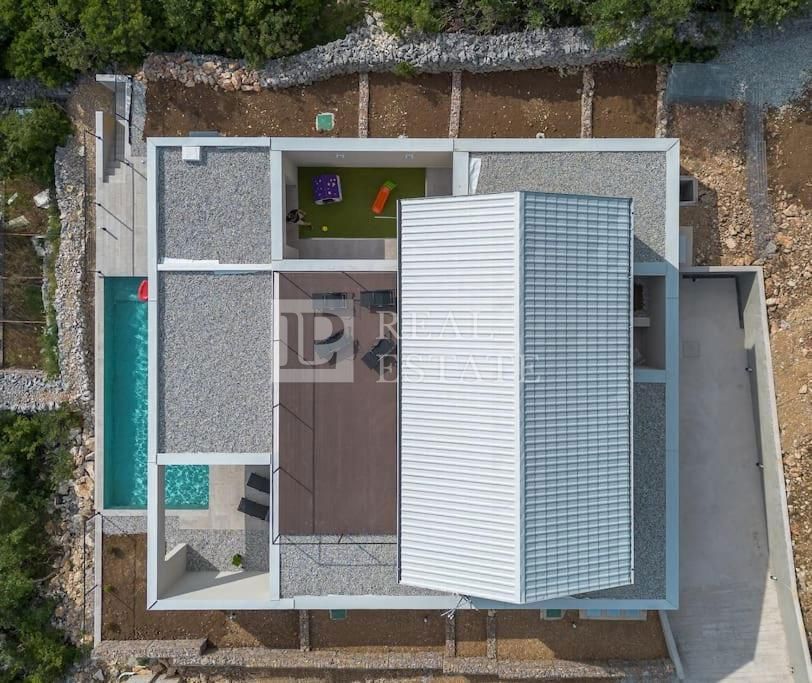 ŠMRIKA - villa moderna con piscina