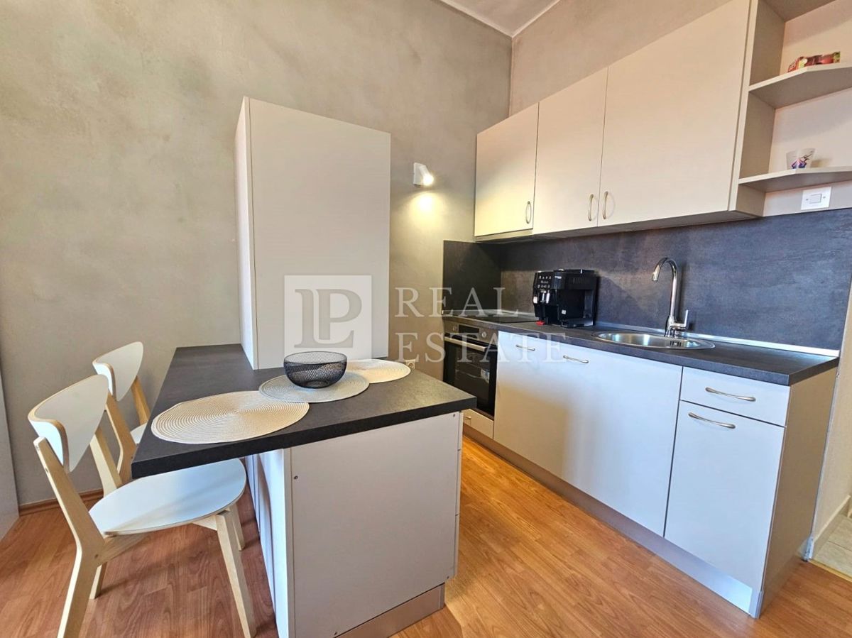 CRIKVENICA - VENDITA ESCLUSIVA - appartamento splendidamente arredato con vista sul mare aperto