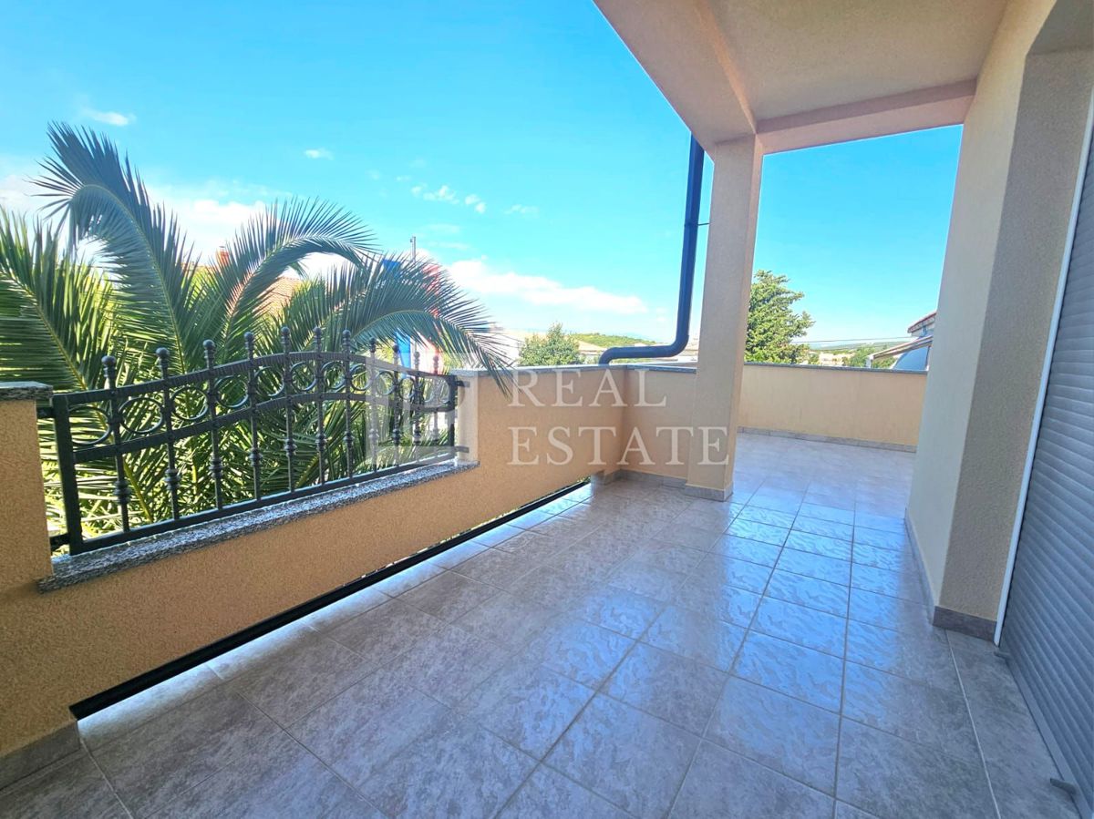 JADRANOVO - bellissimo appartamento con spaziosa terrazza di 35 m2