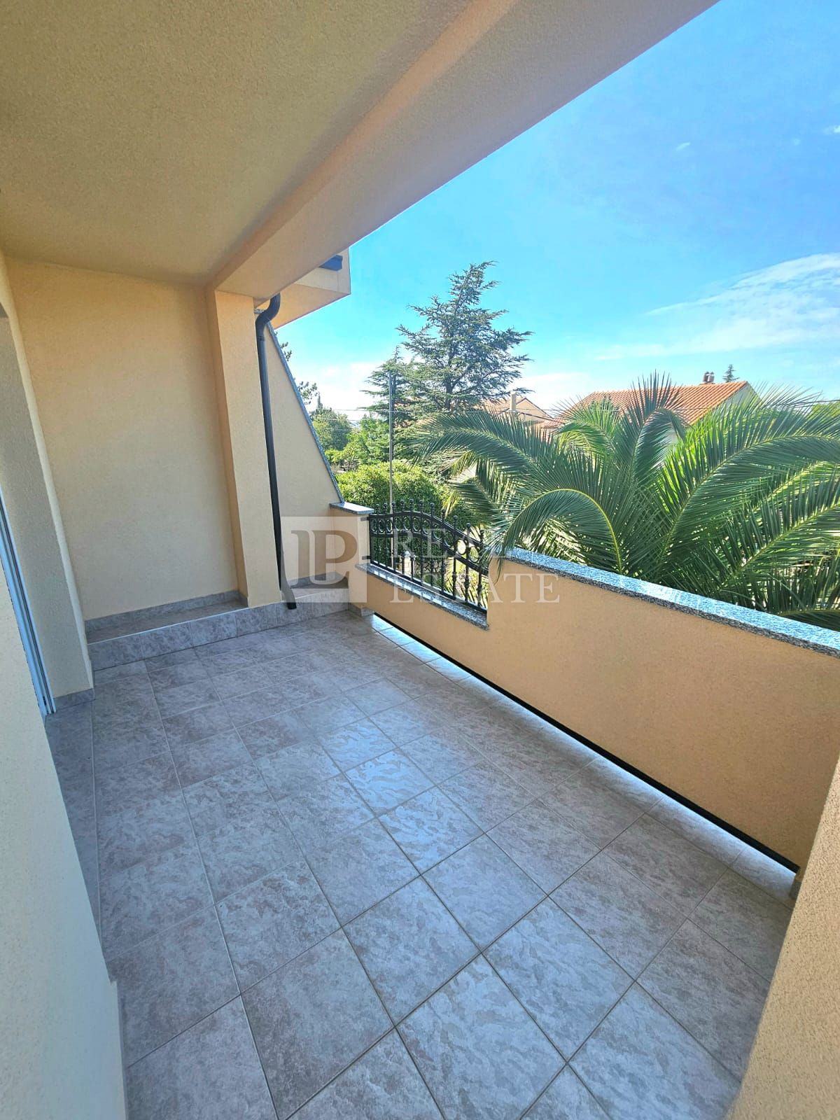 JADRANOVO - bellissimo appartamento con spaziosa terrazza di 35 m2