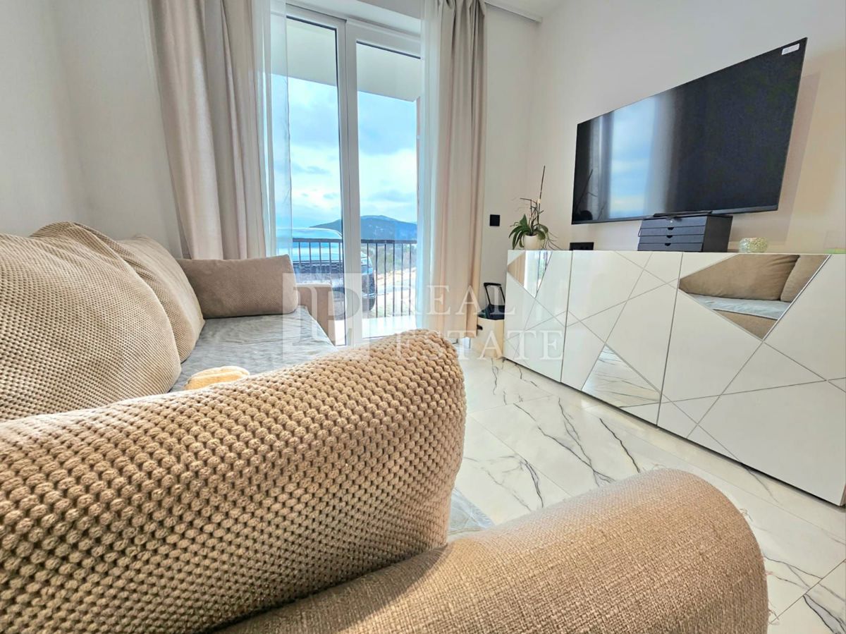 CRIKVENICA - nuovo edificio con vista mare aperto