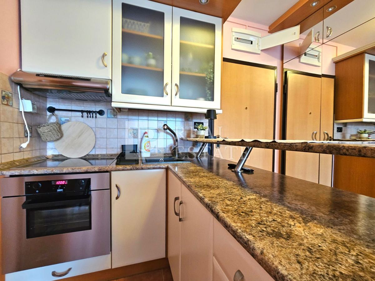 NOVI VINODOLSKI - Appartamento con 2 camere da letto in una posizione fantastica